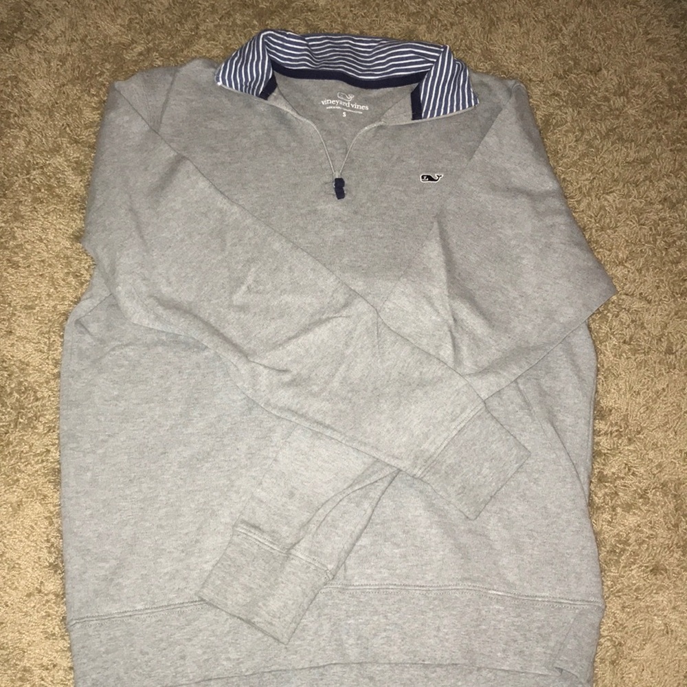 Vineyard vines sweatshirt